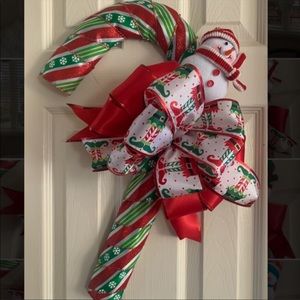 CANDY CANE SNOWMAN HOLIDAY WREATH